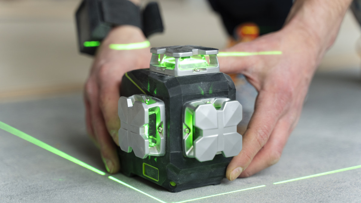 l'utilisation d'un mètre laser sur chantier