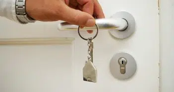 Quels sont les avantages d’une maison clé sur porte ?